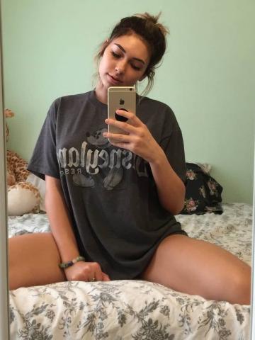 Полина Стриптизёрша